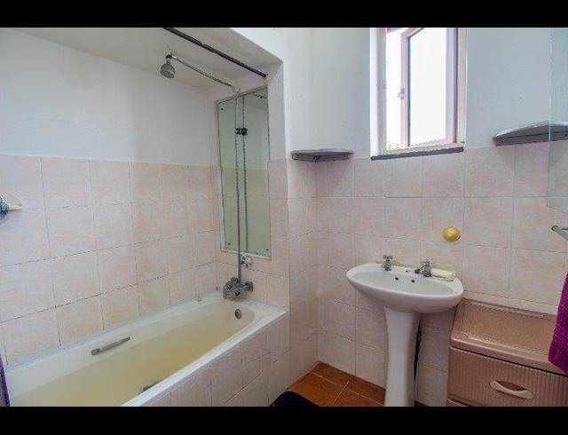 2 BEDROOM FLAT FOR SALE IN BLUFF